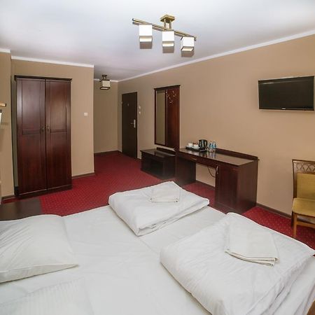 Hotel Grant Leszno  Ngoại thất bức ảnh