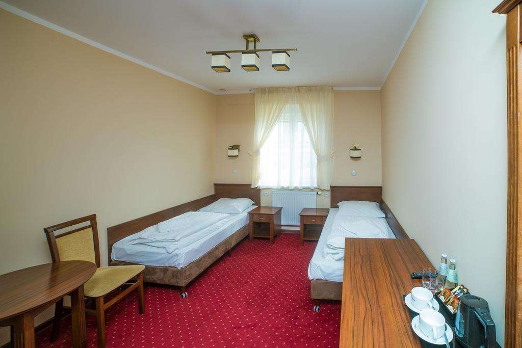 Hotel Grant Leszno  Ngoại thất bức ảnh